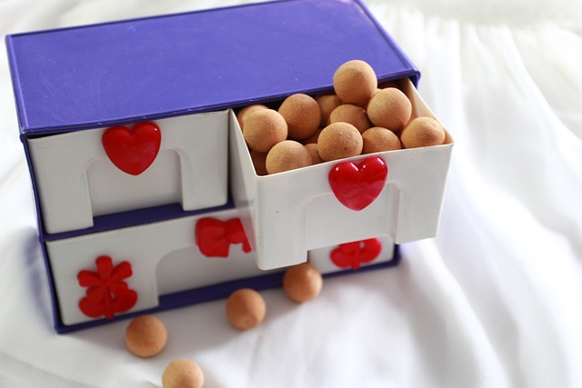 Jak ukládat věci v nepřehledných šuplících a skříních