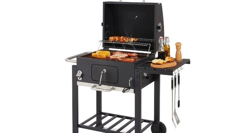 Grilovačka s perfektní organizací a dobroty opékané až do podzimu