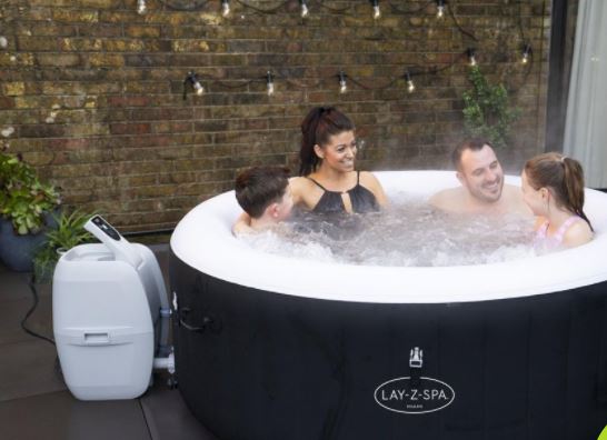 Bestway: Bazén pro celý rok