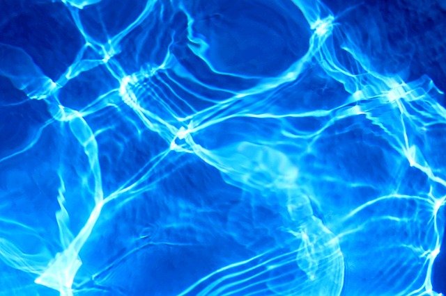Jak ohřát bazénovou vodu? Solární ohřívače jsou skvělým řešením
