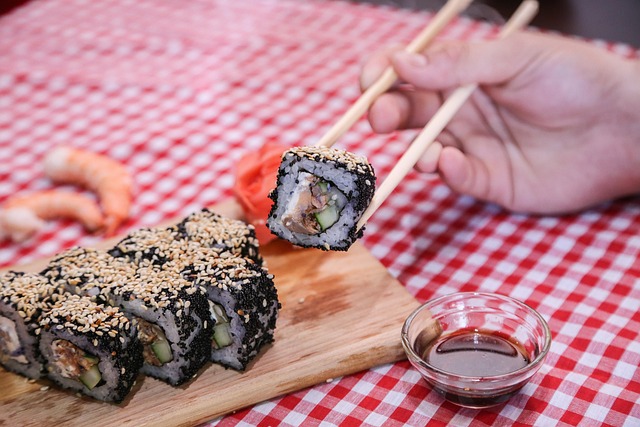 rolls-3568353_640