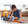 Hot Wheels Tahač a pojízdná dráha se smyčkou GCK38 3