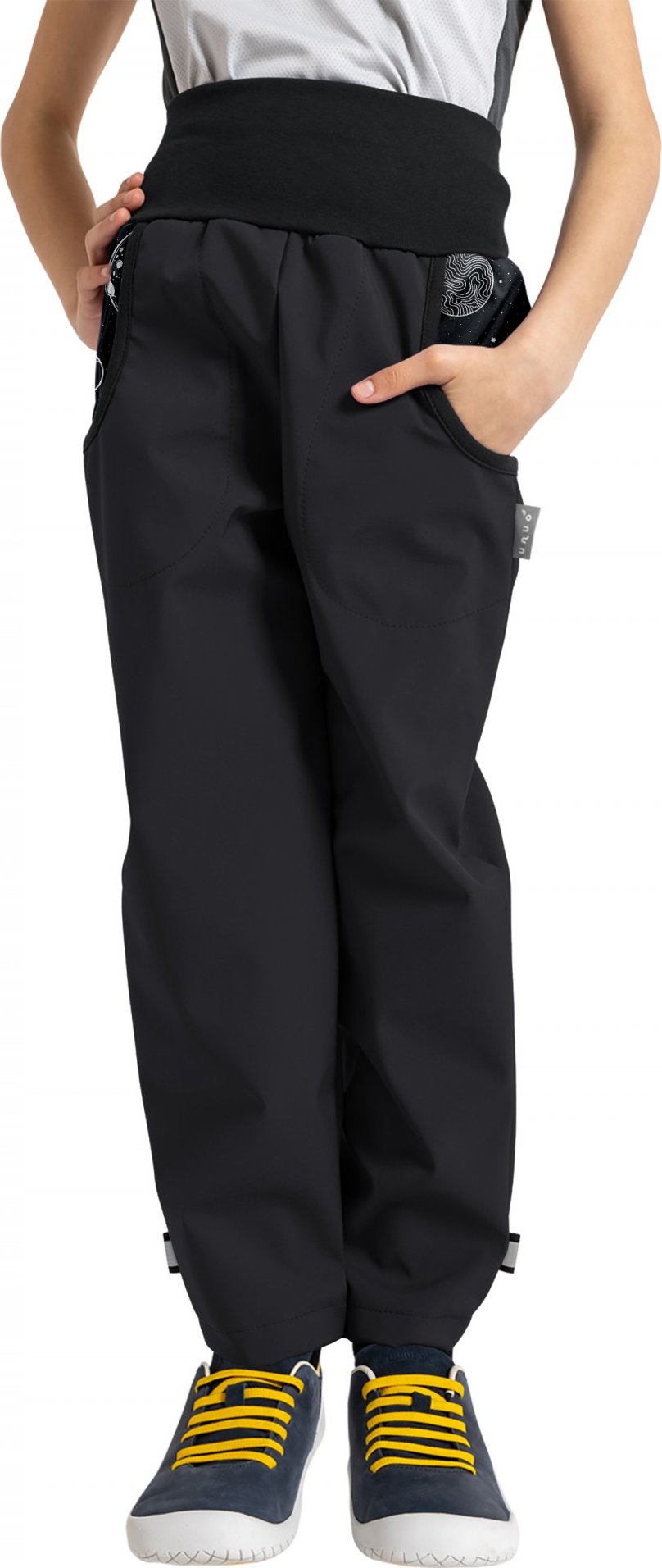 Dětské softshellové kalhoty UNUO Basic s fleecem, černé, Planety Velikost: 128/134