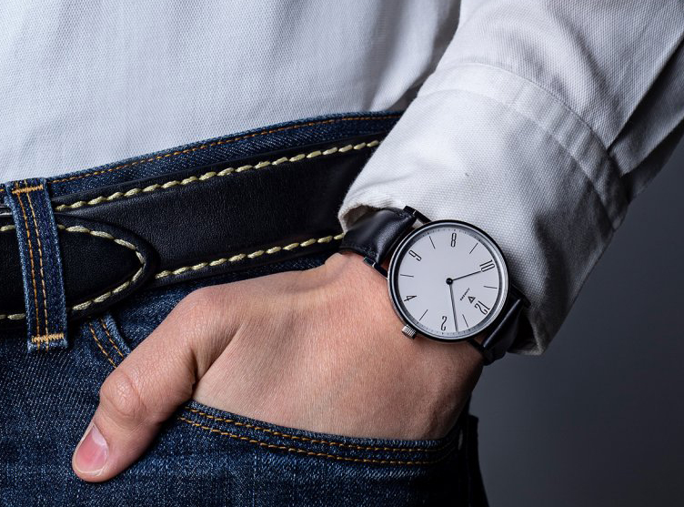 Už žádné zádrhely! O těchto hodinkách pod sakem nebudete ani vědět