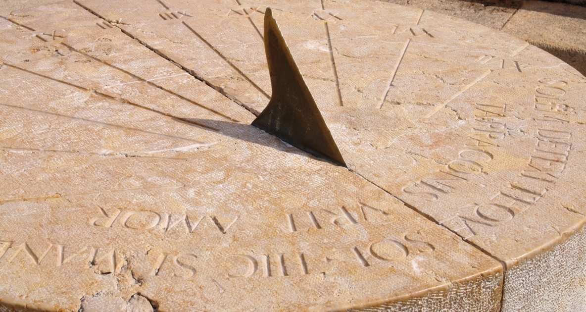 Sundial-Wisdom-Mottos-i585050528-1184x630