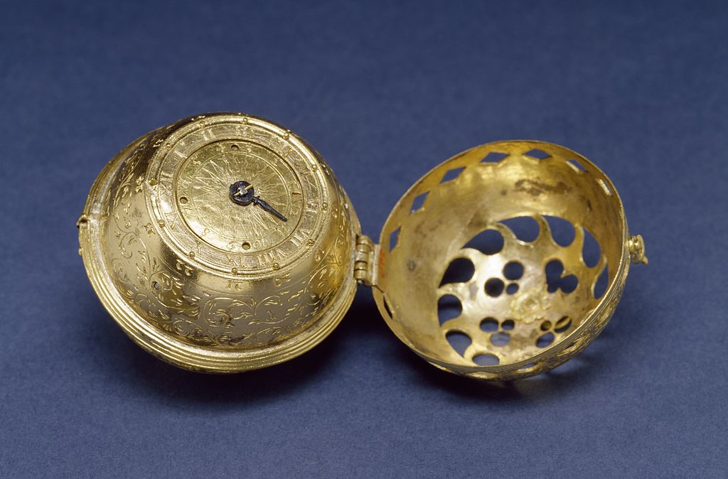 German_-_Spherical_Table_Watch_(Melanchthons_Watch)_-_Walters_5817_-_View_C