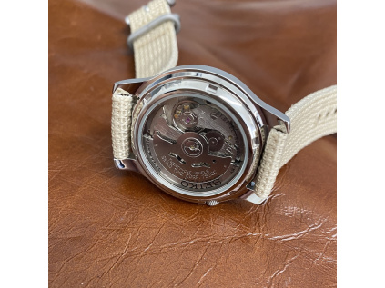 Seiko 5 SNK803K2 pouzdro 37 mm