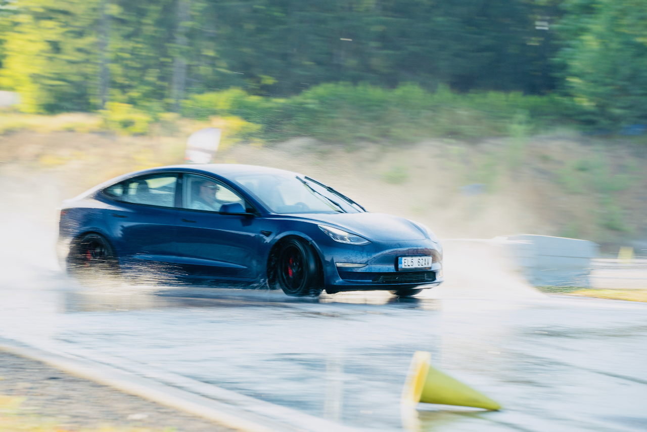 Tesla Model 3 Performance