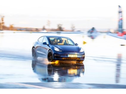 Tesla 3 Performance (modrá) - 30min řízení
