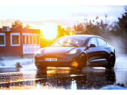 Tesla 3 Performance (modrá) - 30min spolujízda