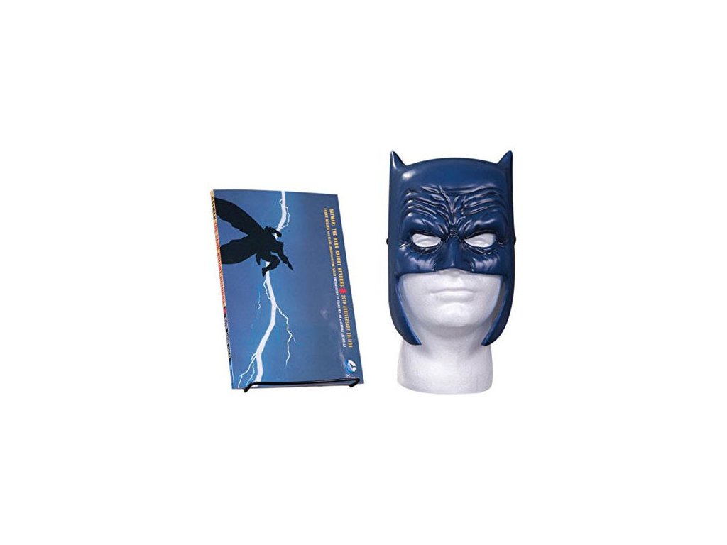 Batman: Dark Book and Mask Set Lynn Varney)