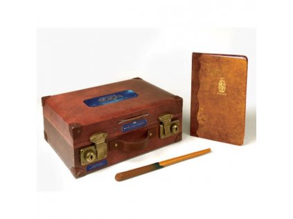 fantastic beasts the magizoologist s discovery case 9780762464418