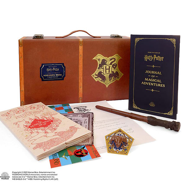 Figúrka Running Press Harry Potter: Hogwarts Trunk Collectible Set