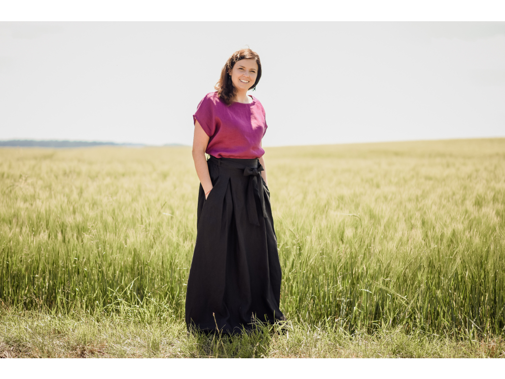 lněné sukně, české sukně, český výrobek, sukně z čech, krkonošský originální produkt, natural oblečení, hypoalergenní oblečení, béžová dlouhá sukně, sukně jako dárek, bílá sukně, elegantní sukně, čistě bílá sukně, sukně v cihlové barvě, hořčicová sukně, žlutá sukně, kurkumová sukně, sukně s kapsami, dlouhá sukně s kapsami