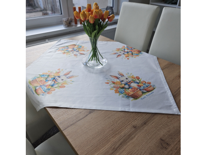 Ubrus - zajíček obklopen květy