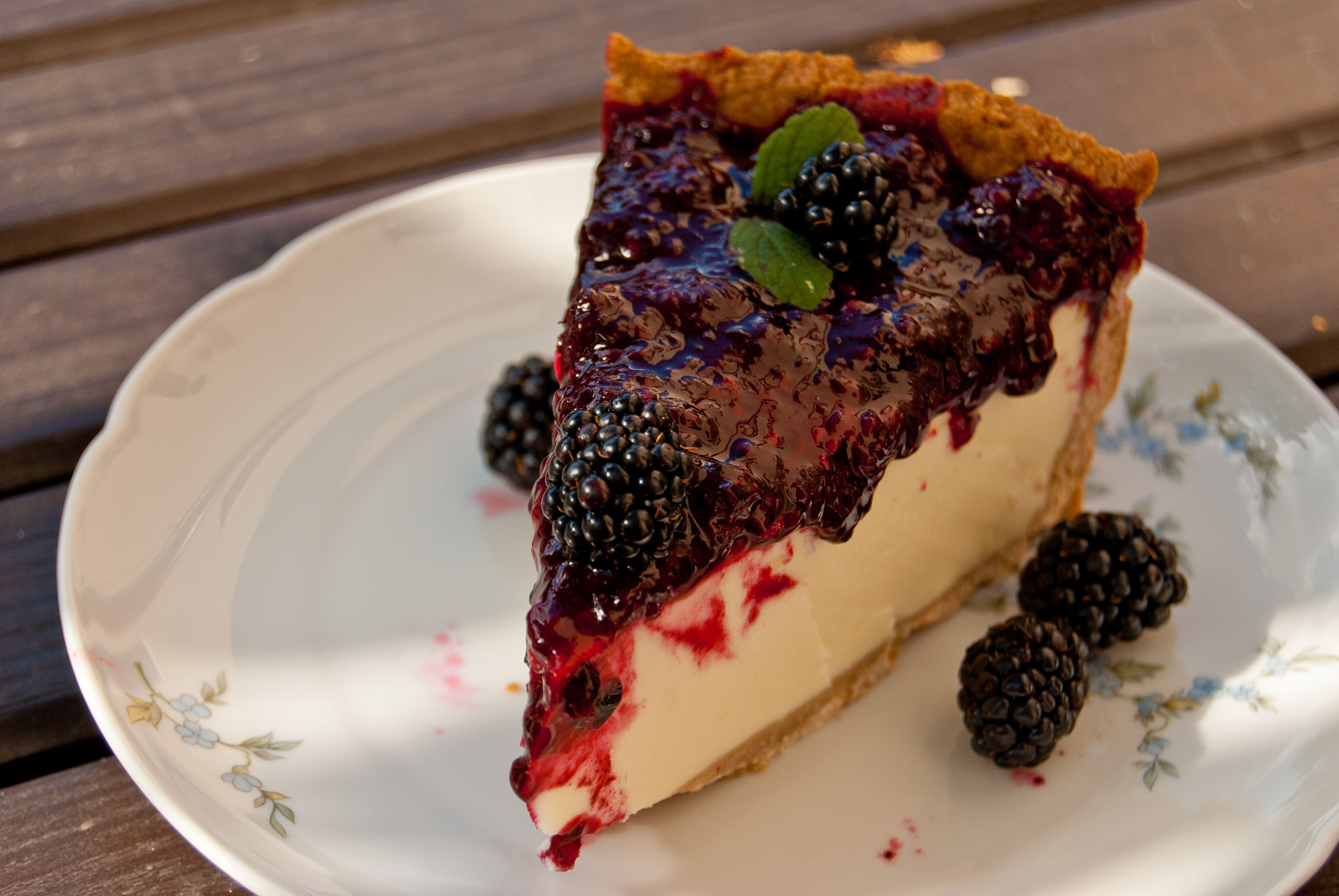 Letní koláč s ostružinami