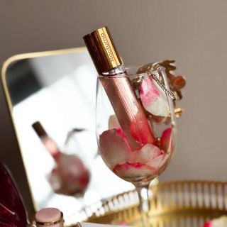 #nenesssk Bestseller tohto leta je opäť na sklade! Neness Nocturna očarí spojením šťavnatej exotickej pitahaye,...