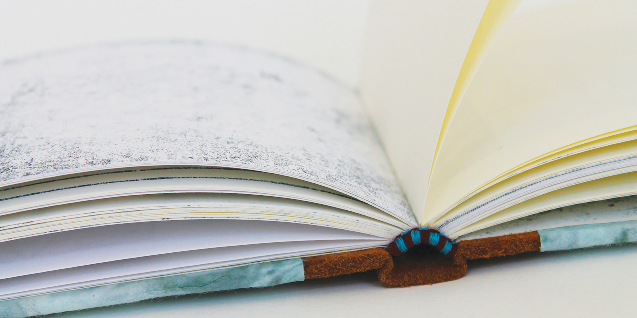 ručně šité diáře s autorkými grafikami a kvalitním papírem na kresbu i malbu