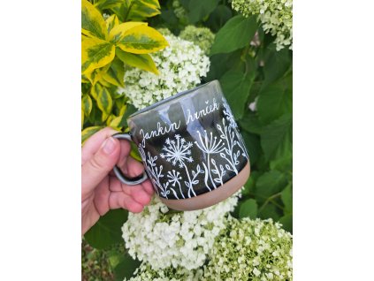 Ručne maľovaný hrnček - lúka