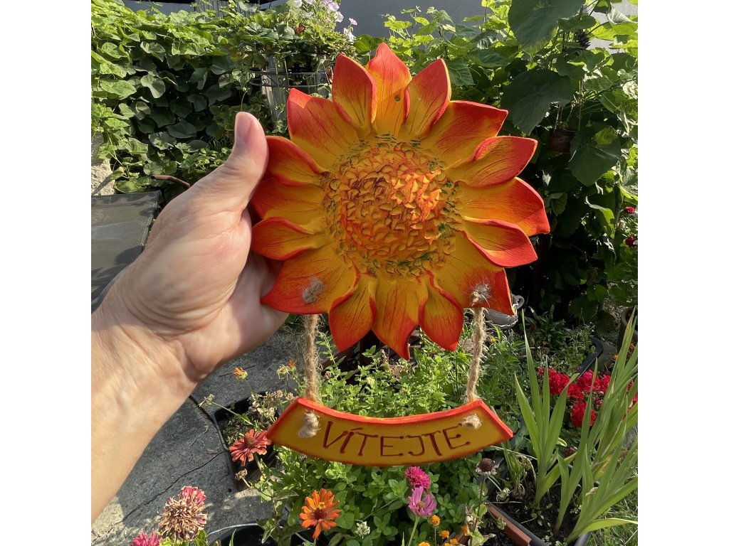 keramicka slunecnice s cedulkou vitejte dekorace na zed ceska rucni prace v ruce