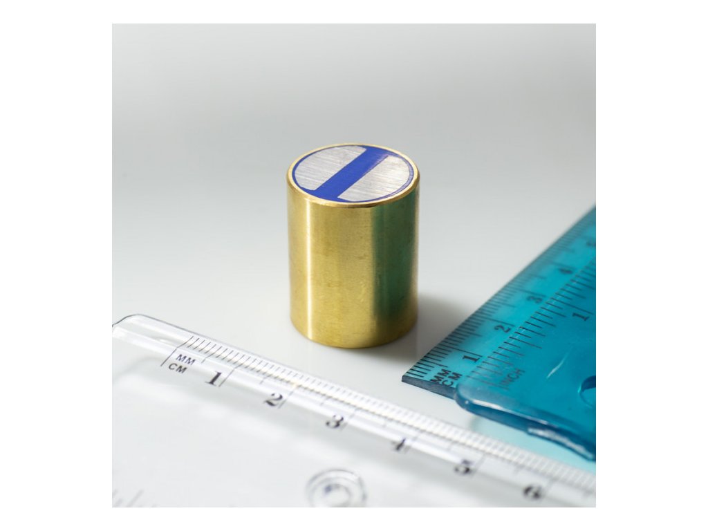Magnetická čočka válcová mosazná s tolerancí h6 pr. 20 x výška 25 mm s vnitřním závitem M6, délka závitu 6 mm