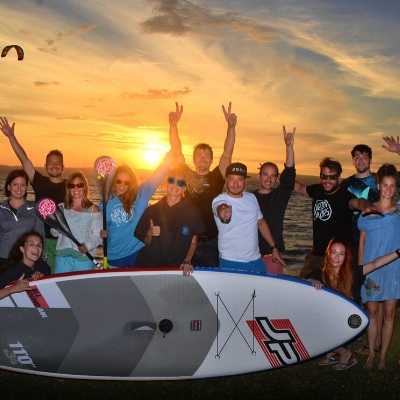 PRIDAJ SA NEONMARS JE KOMUNITA