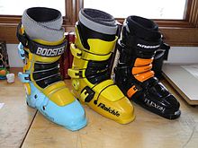 220px-Flexon_ski_boot_evolution