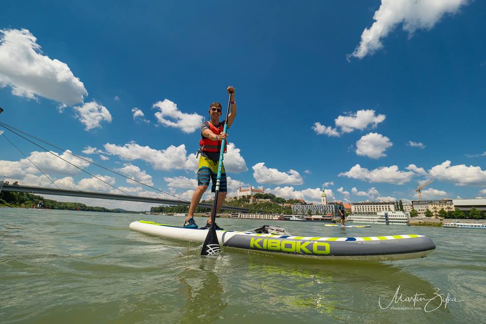 neonmars-pozicovna-paddleboard-na-preteky