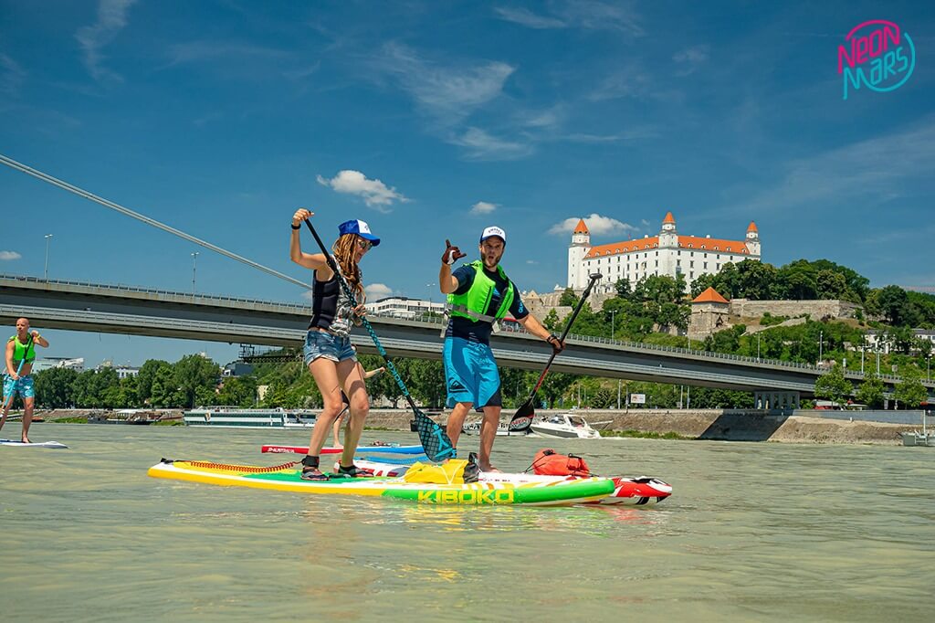 neonmars-zazi-super-leto-na-paddleboarde-5-must-have-zazitkov-Bratislava