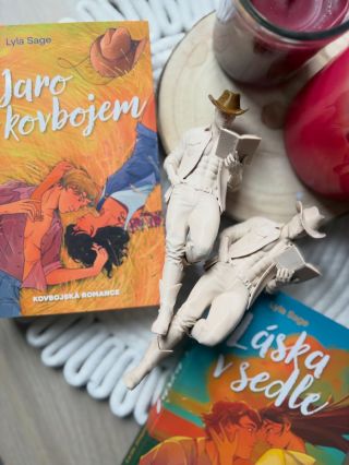 Kdo miluje kovbojské romance a chce jich víc? 💯💯💯💯💯 Kovboje ve třech variantách najdeš na našem e-shopu. Tak mrkni 👀💋...