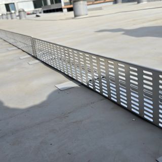 ​🏗️ Výzva přijata: Extrémní výška a atypická řešení na zelené střeše! ​Před pokládkou zelené střechy jsme se pustili do...