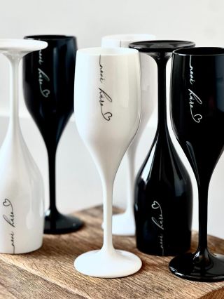 Nerozbitné sklenice pro váš klid, pohodu a bezpečí. Hodí se domů, do firem i na akce. Nabízíme čiré i barevné varianty,...