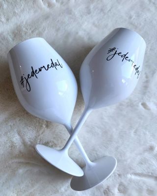 Nerozbitné sklenice pro váš klid, pohodu a bezpečí. Hodí se domů, do firem i na akce. Nabízíme čiré i barevné varianty,...