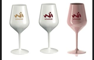 A jaké krásné sklenice vyrobíme Vám? Krása, elegance, klid, pohoda a hlavně bezpečí www.nerozbitnesklenice.cz