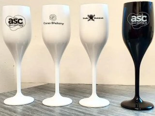 Styl, pohodlí a odolnost v jednom. Nerozbitné sklenice – pro domov, kancelář i firemní akce. www.nerozbitnesklenice.cz