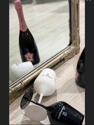 Léto, bazén, pohoda a žádné střepy. Užijte si bezstarostné chvíle na terase nebo ve vířivce. Naše elegantní nerozbitné...