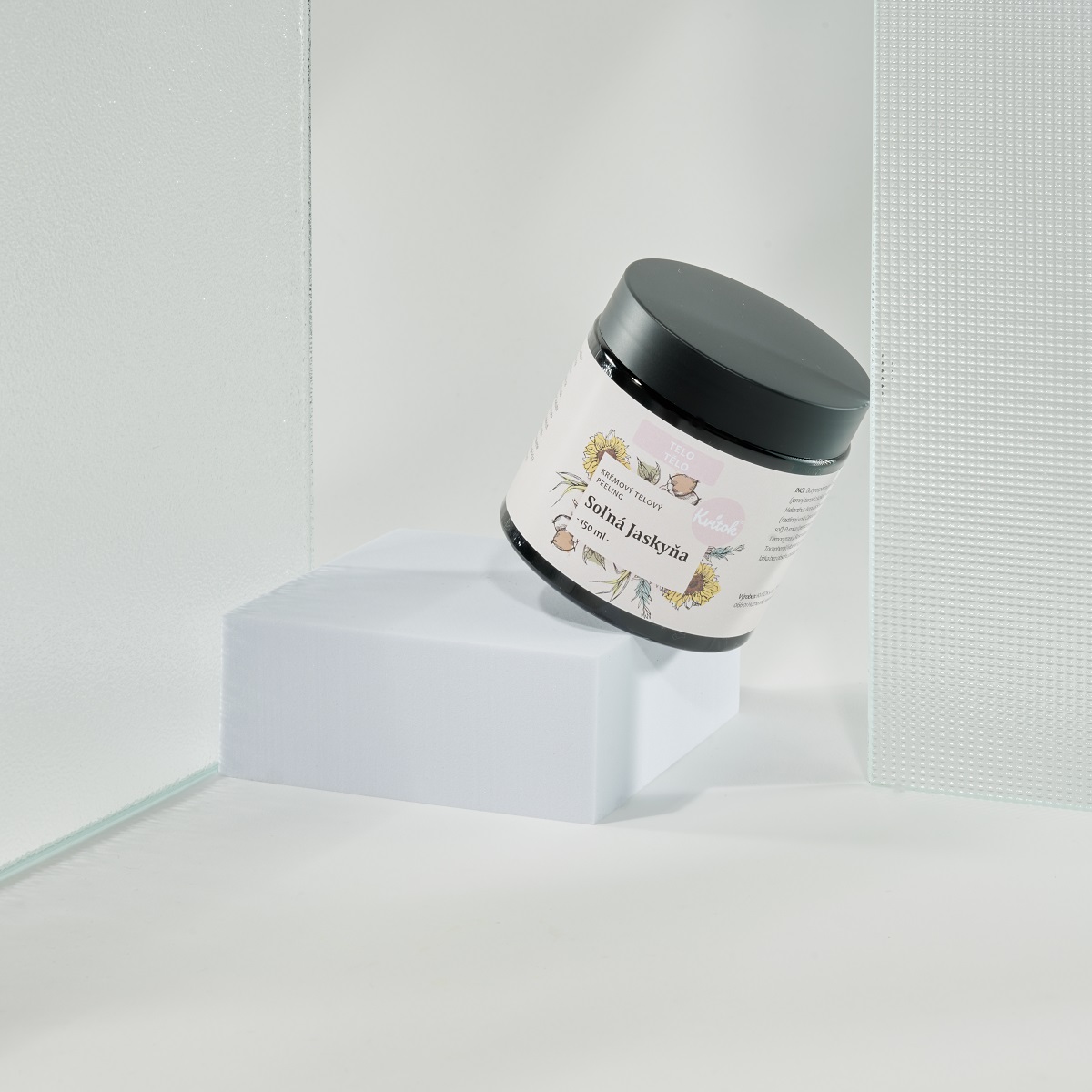 Levně Solný tělový peeling SOLNÁ JESKYNĚ 150 ml Kvitok