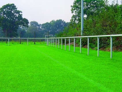 Hliníkové zábradlí pro fotbalová hřiště