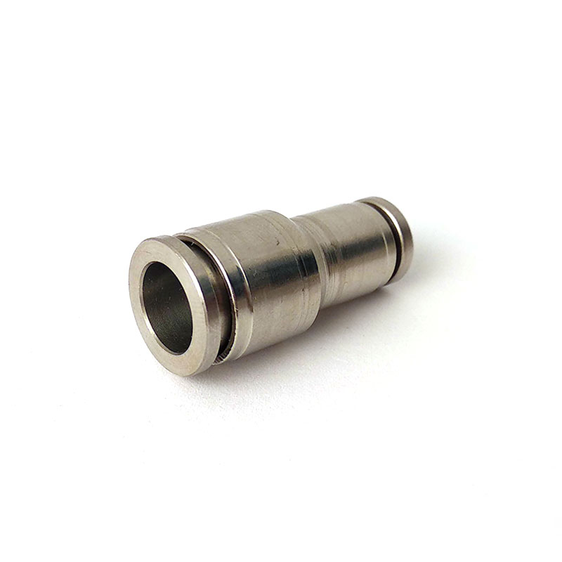 Redukovaná spojka nerezová 8/6 mm