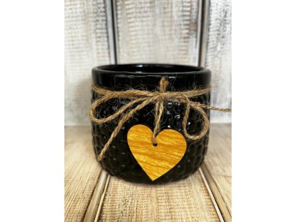 Černý keramický květináč se dřevěným srdíčkem velký