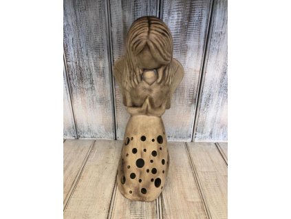 Keramický anděl hnědý klečící