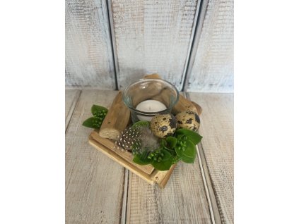 Svícen z plaveného dřeva s vajíčky