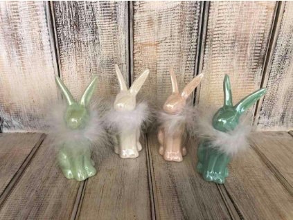 Keramický zajíc s peříčky