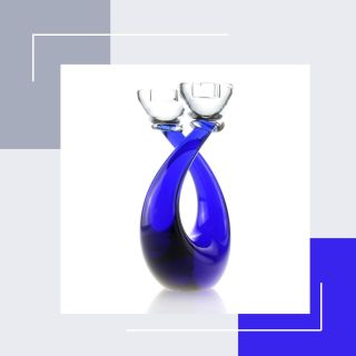 modrá, ta je vždycky ta pravá, sbílými svíčkami vytvoří dokonalou atmosféru #ceskydarek #czechdesign #sklo #glass...