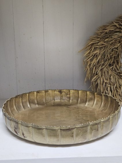 Dekoratívna kovová misa