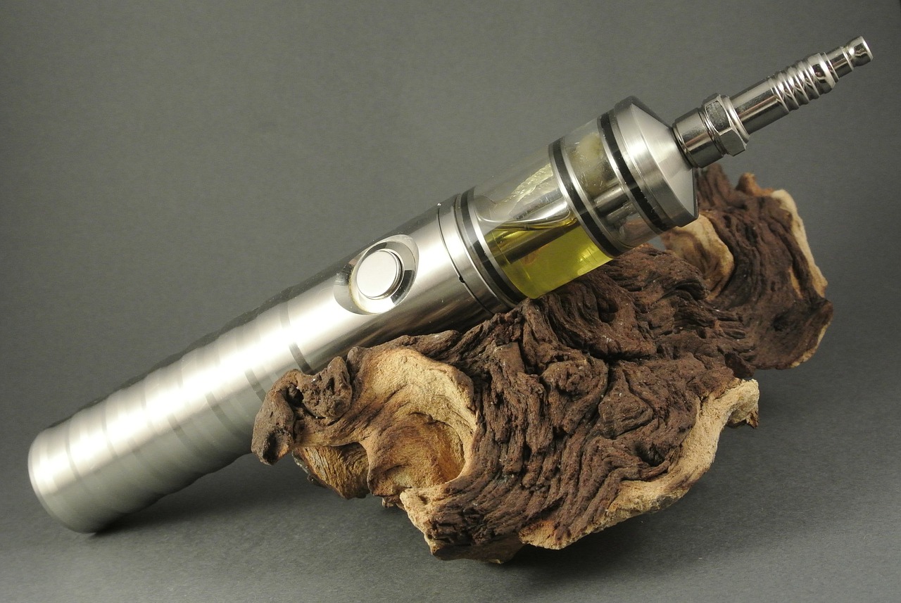 e-cigarette-668452_1280