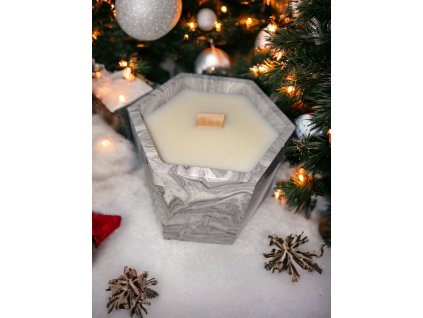 Sójová svíčka v mramorovaném hexagonovém svícnu, dřevěný knot