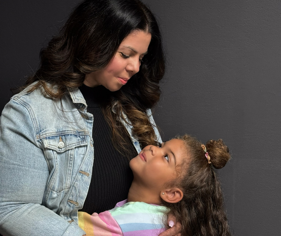 Kniha "Nie si ZLÉ dievčatko" stiera nálepky a učí pochopeniu