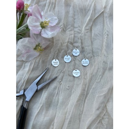 Medailon s motivačním textem