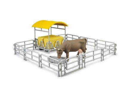 Seník s ohradami a krávou